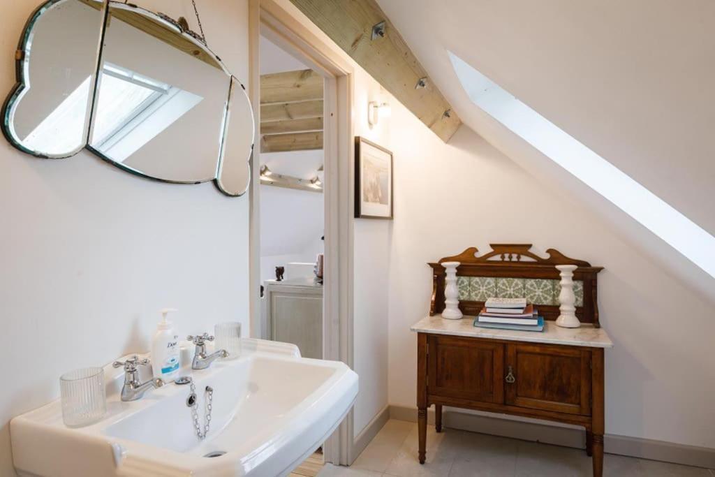 Stylish Cottage In The Pewsey Vale Marlborough Ngoại thất bức ảnh